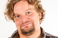 Stand up -koomikko Ismo Leikola muistelee kouluvuosiaan Norssissa